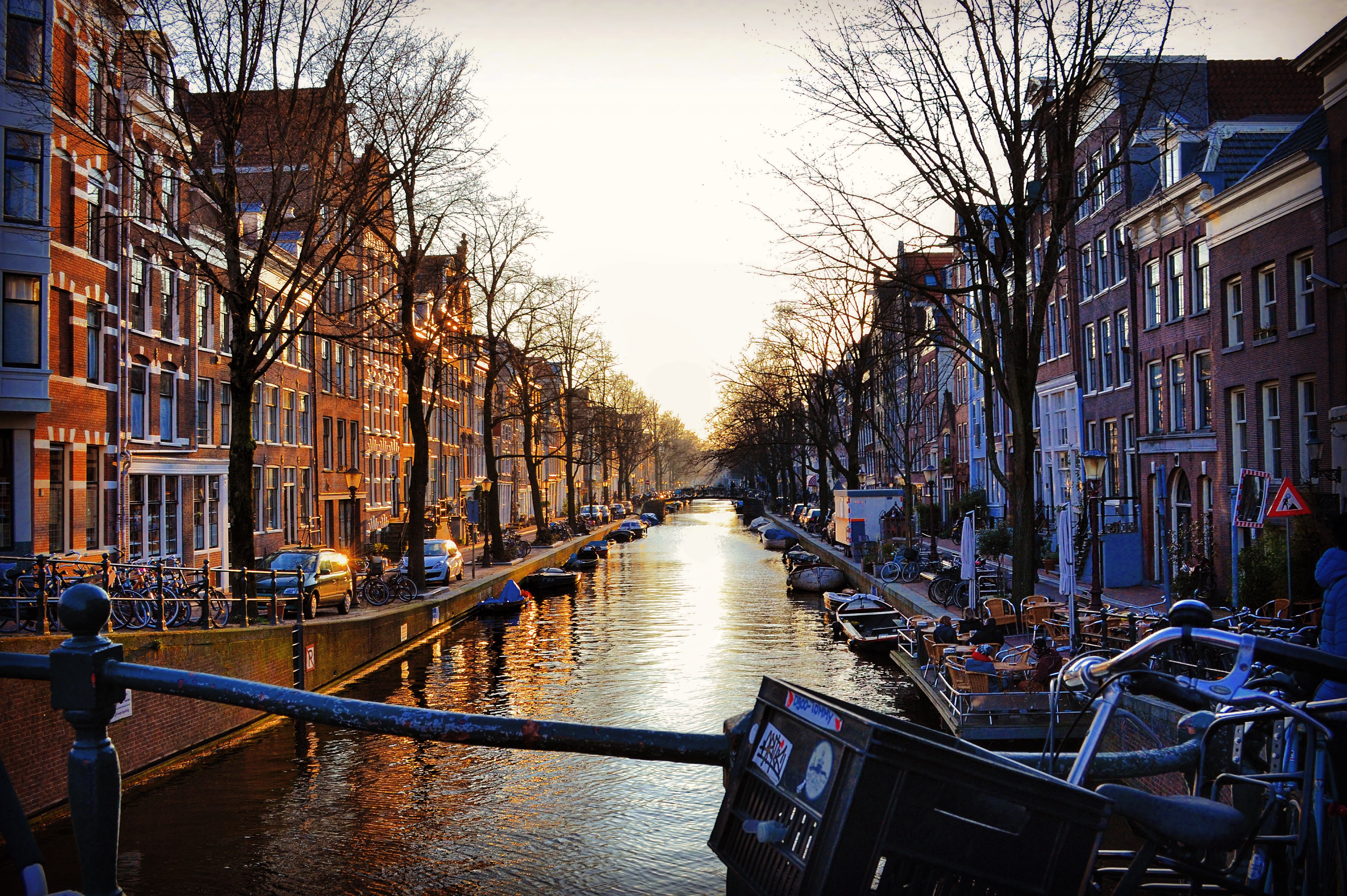 Amsterdam. Йордан Амстердам. Район Йордан (г. Амстердам). Исторический центр Амстердама. Панорама Амстердама улиц с мостами.