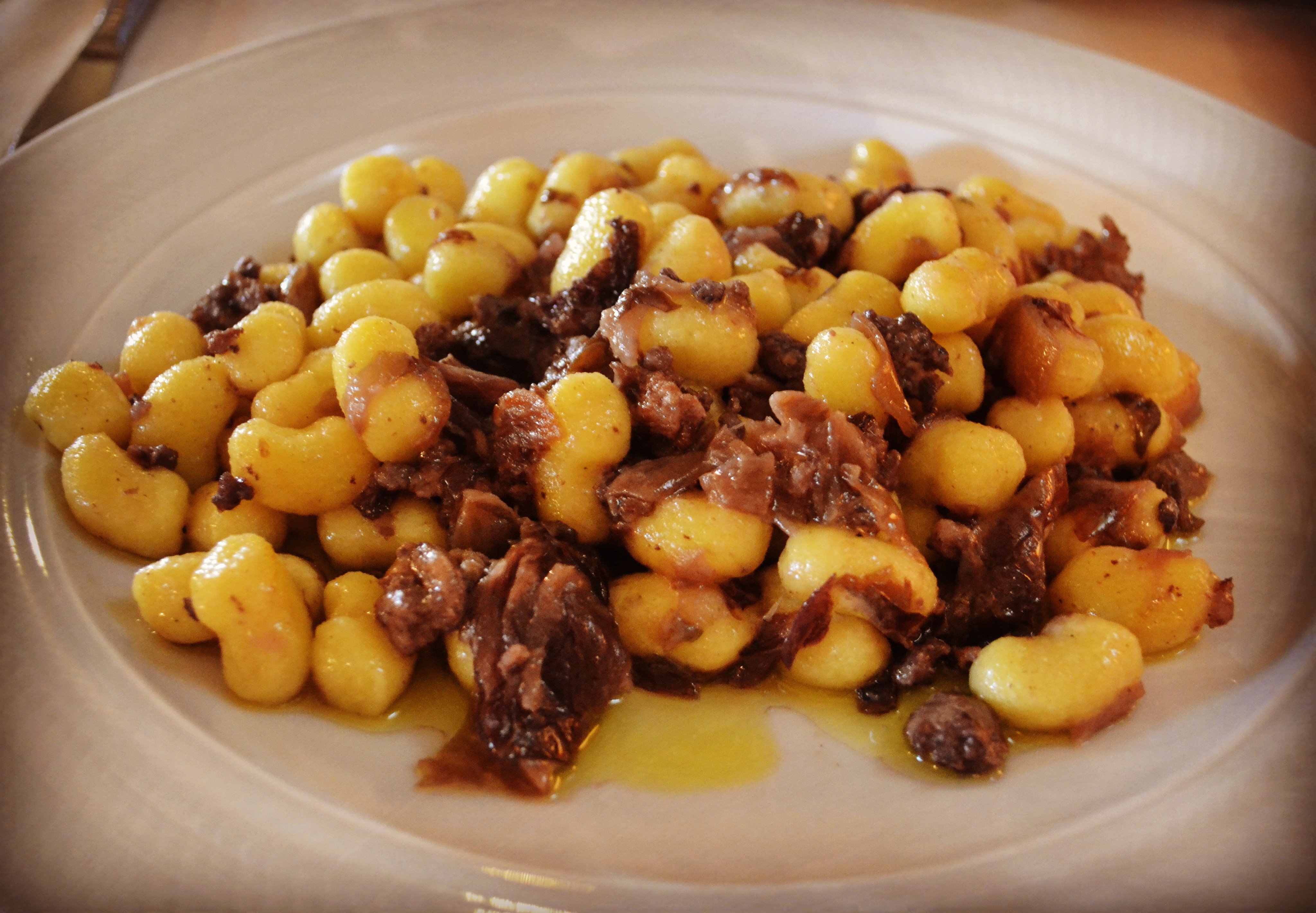 Gnocchi conn radicchio e salsiccia Ristorante Al Castello Mesola