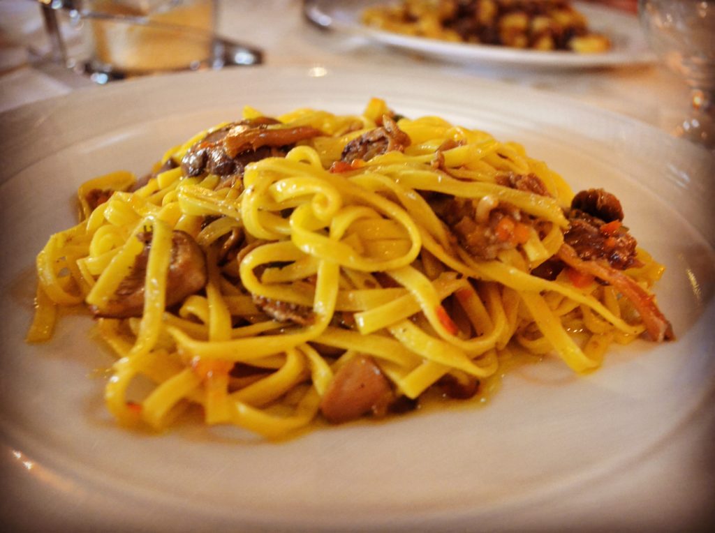 Tagliolini con funghi del sottobosco Ristorante Al Castello Mesola