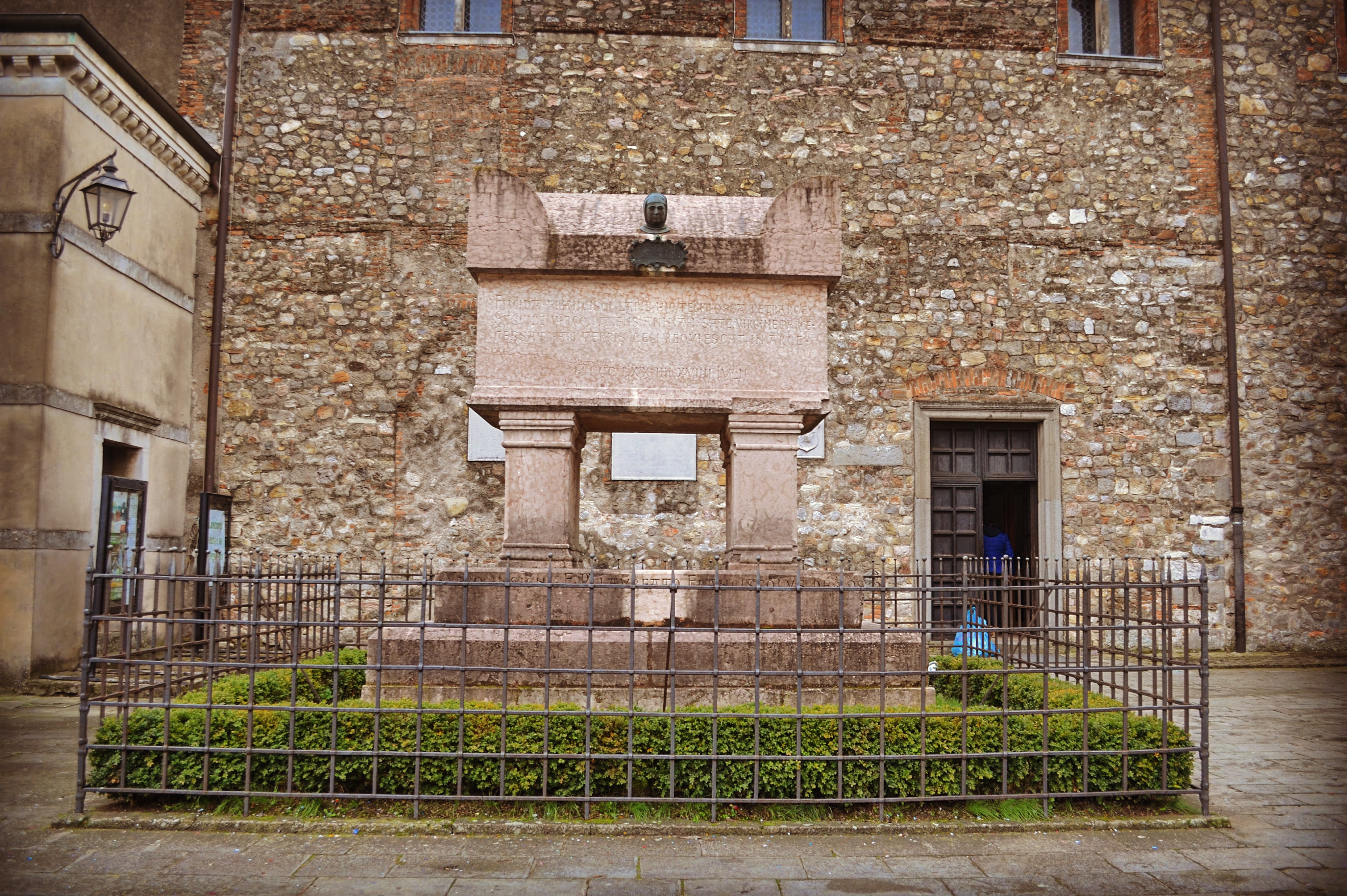 Tomba del Petrarca Arquà Petrarca