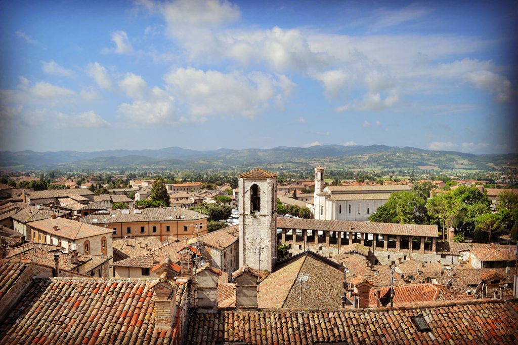 Vista Piazza Grande Gubbio