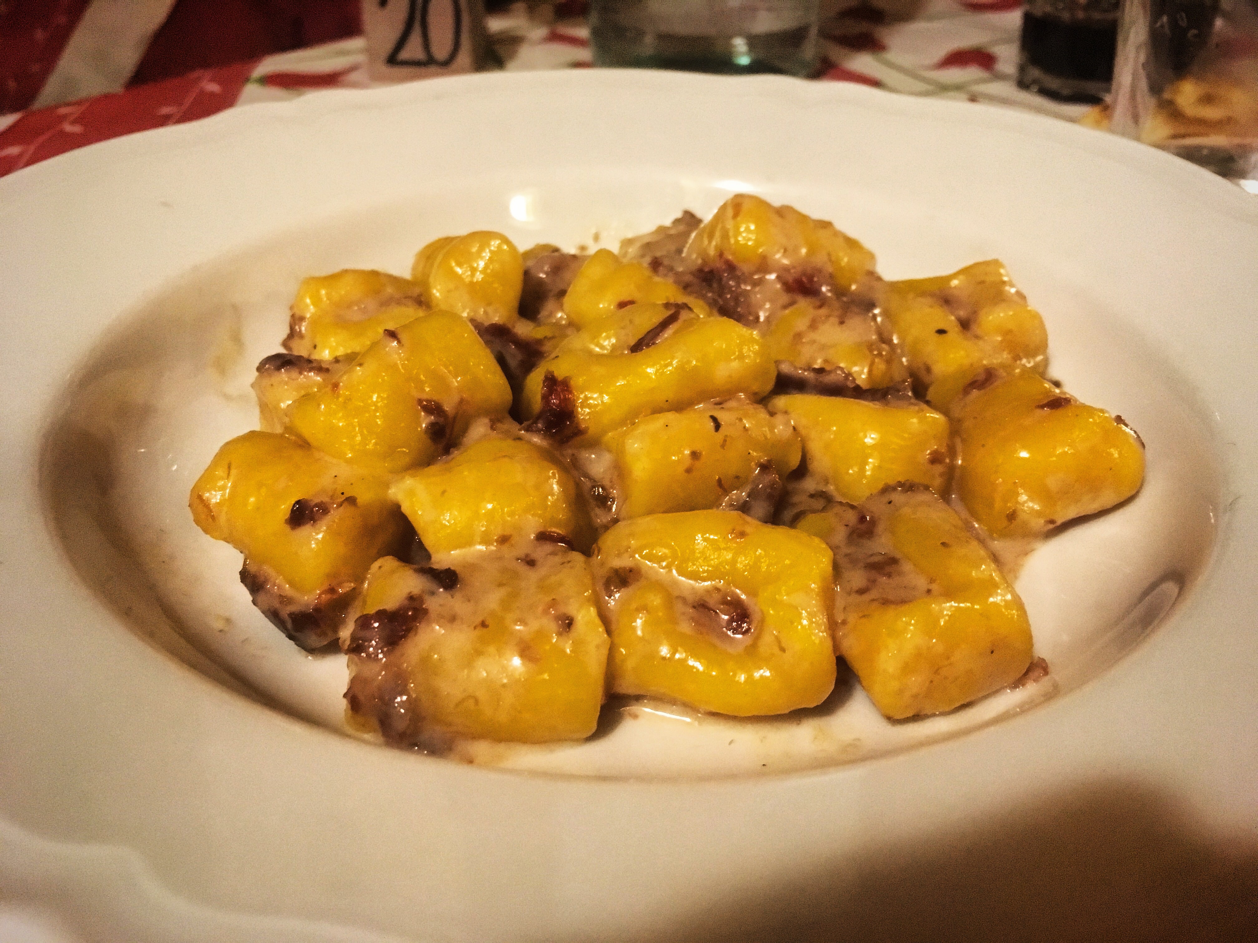 Agriturismo La Bozzola Ferrara gnocchi di patate con salamina da sugo