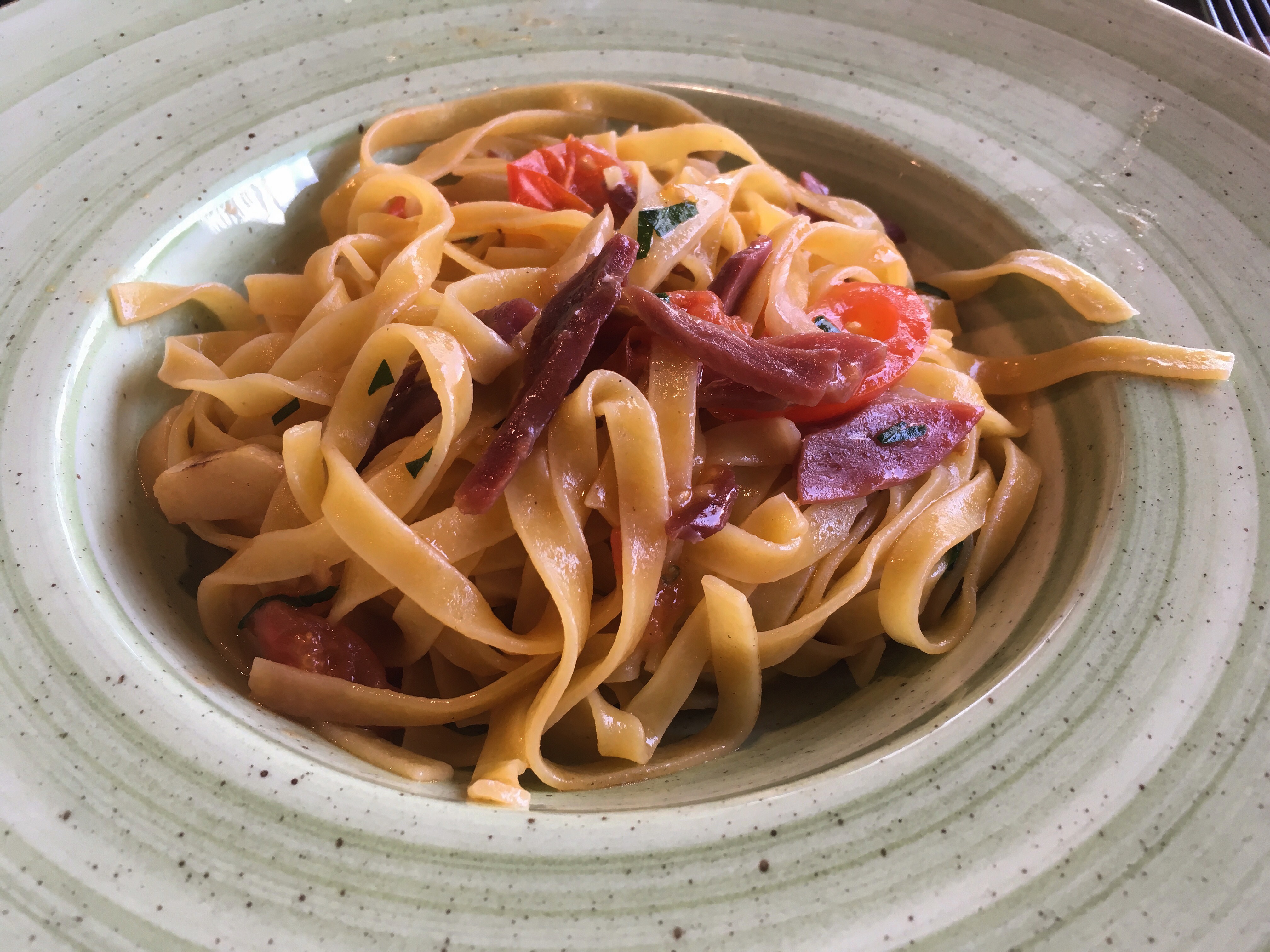 Enhorabona tagliatelle asparagi bianchi di Bassano e prosciutto crudo