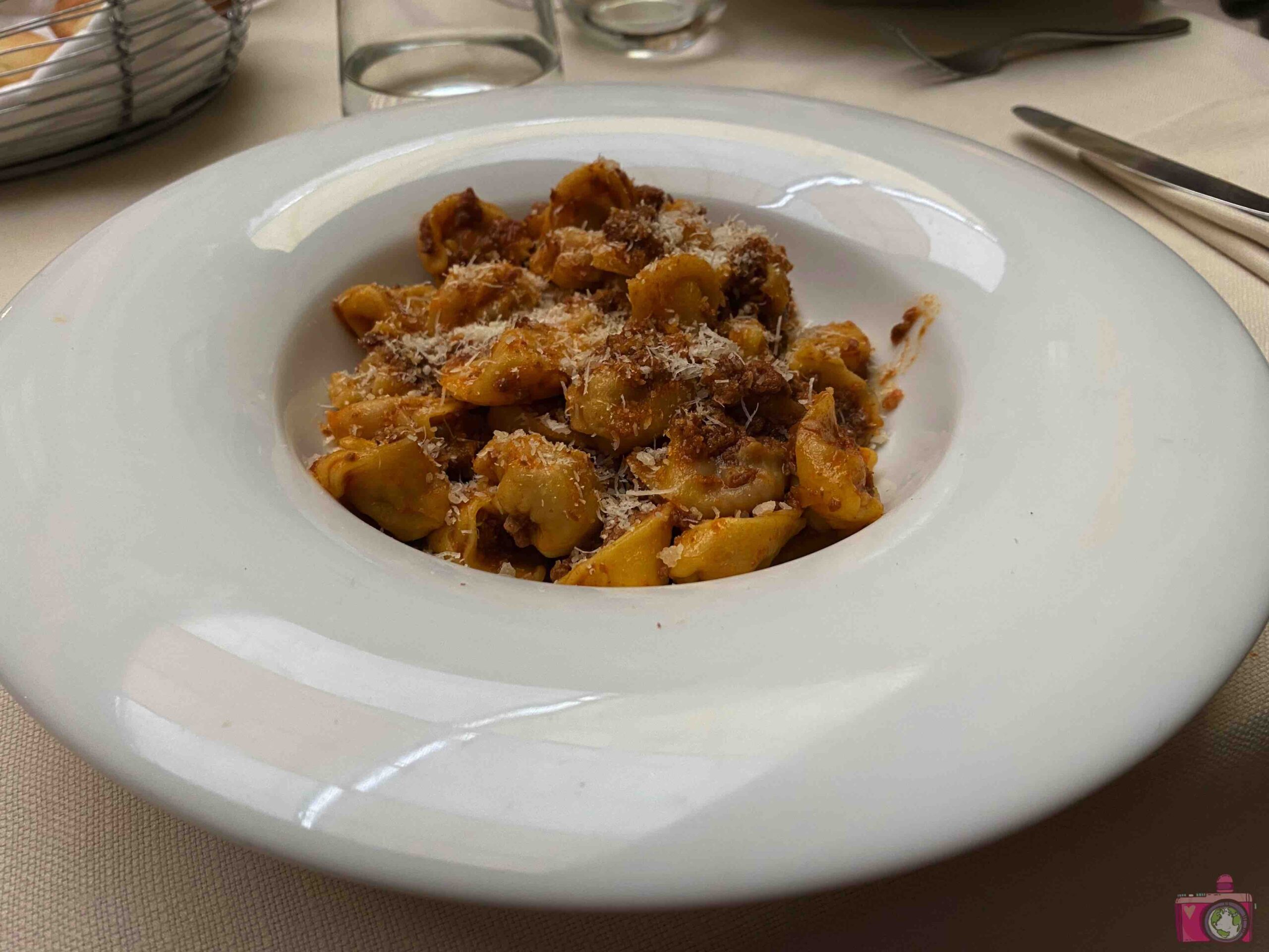 La Locanda di Bagnara tortellini al ragu bolognese