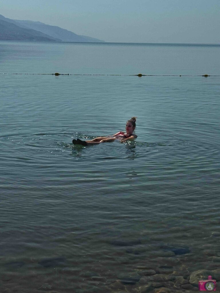 Mar Morto si galleggia