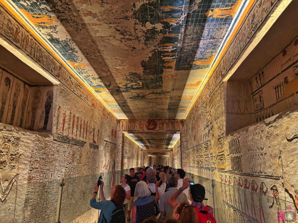 Valle dei Re tomba Ramses IX Luxor