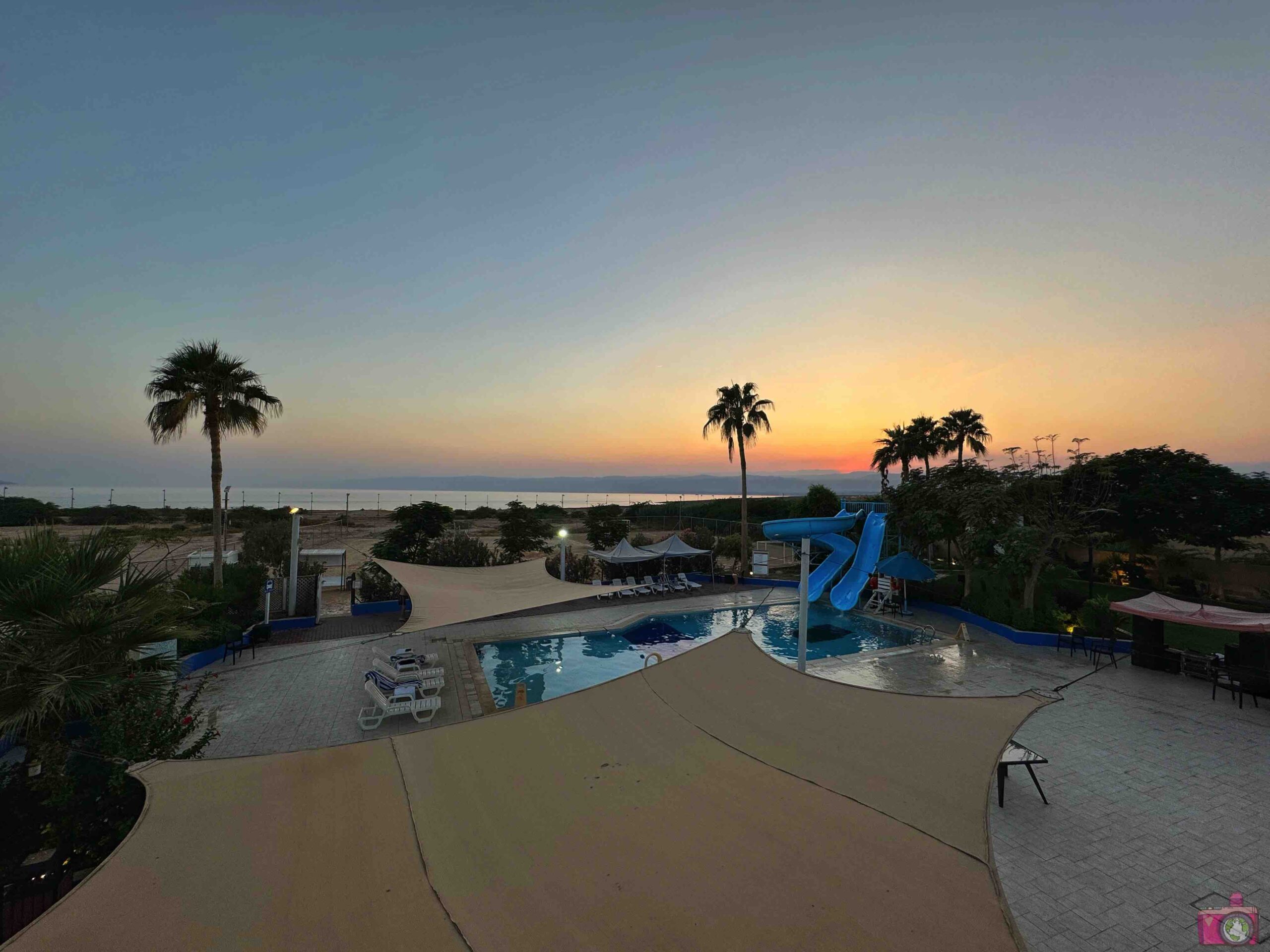 Piscina Ramada Resort Dead Sea