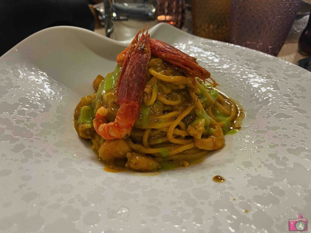 Tagliolini gambero rosso e pesto di pistacchio La Battigia