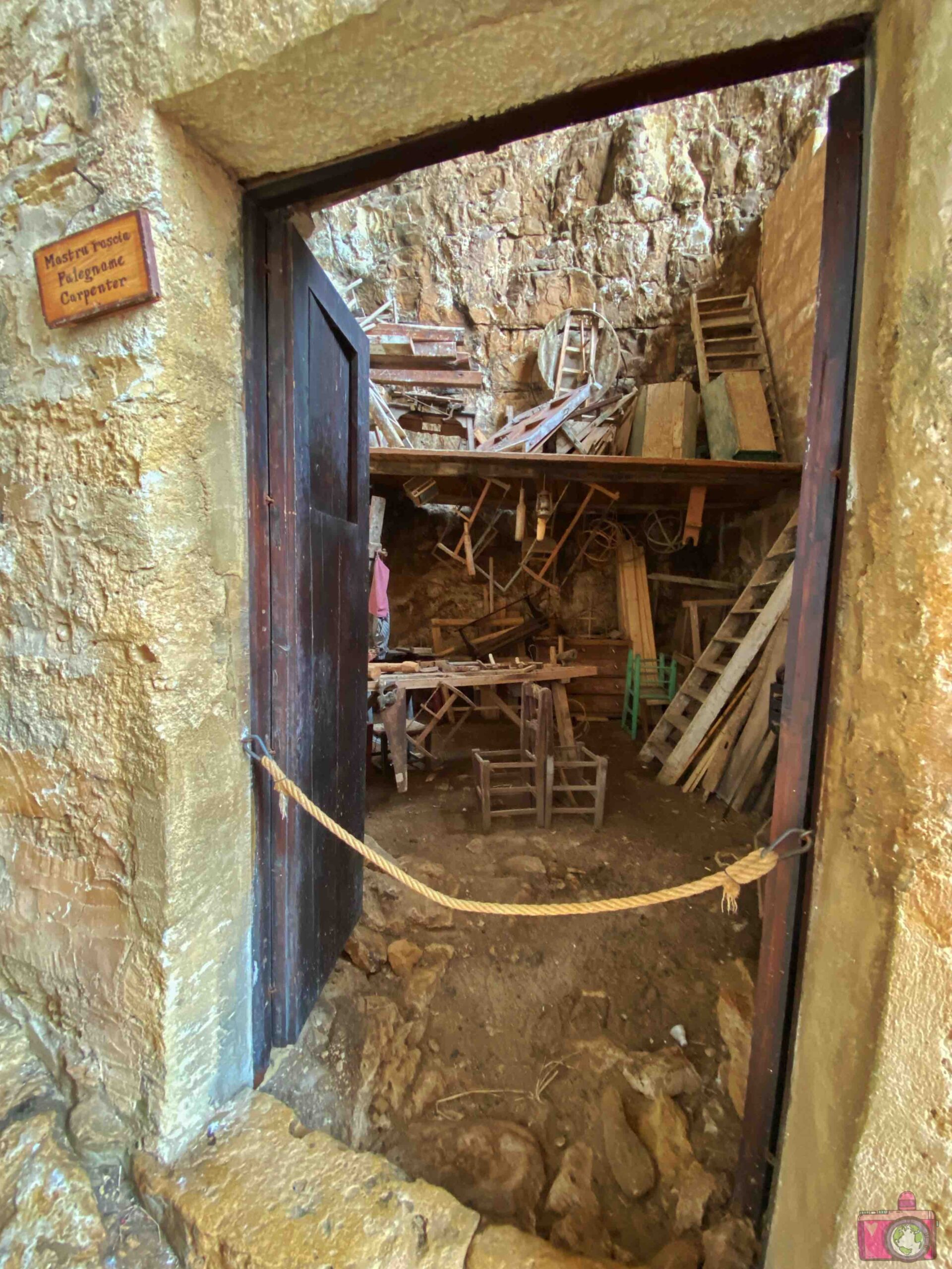 Grotta Mangiapane falegnameria